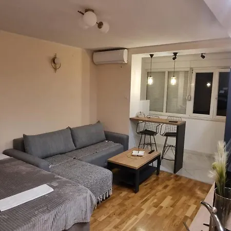 Anzoli Apartmani Centar Niksic Exterior photo